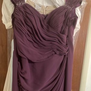 Gown. Mother or Grandmother of Bride or Groom